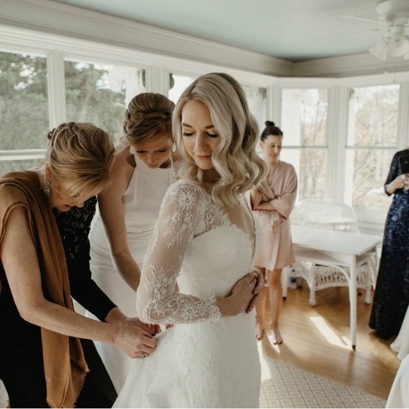 Gemy Maalouf Wedding Gown - retail $7000. - Picture 3 of 7